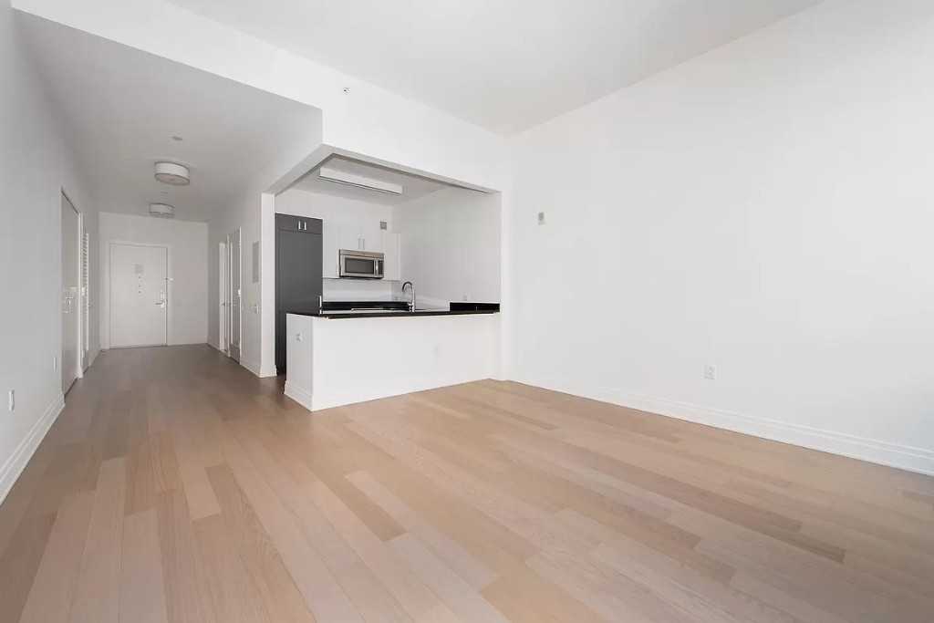 Pine St #719 - Photo 3 of 20