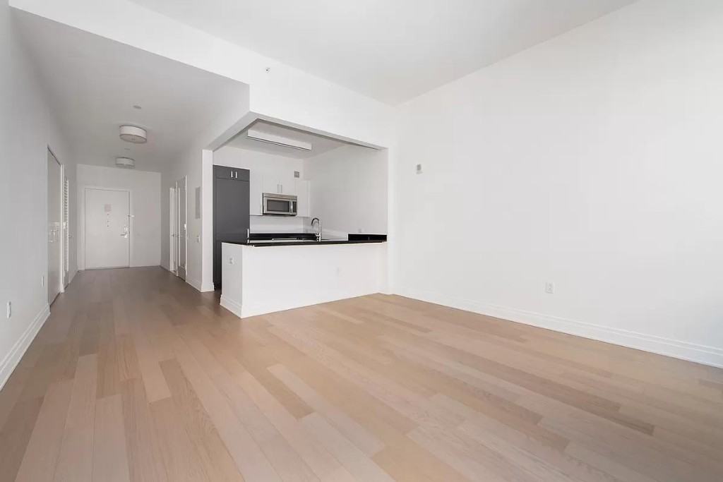 Pine St #819 - Photo 2 of 20