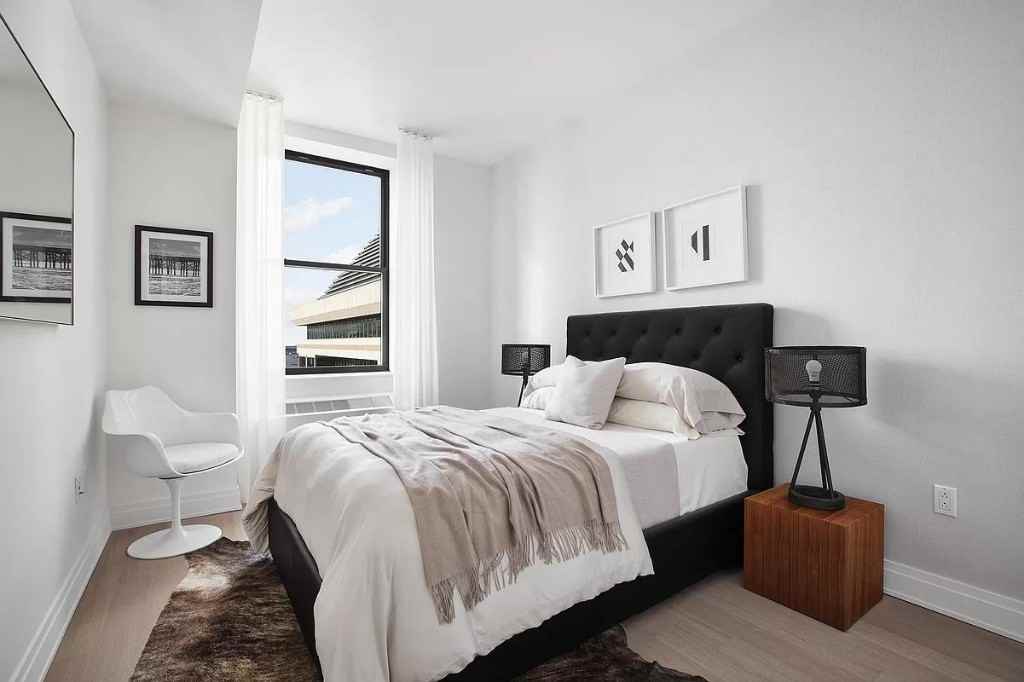 Pine St #2805 - Photo 4 of 20