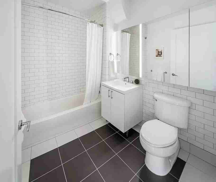 Pine St #2805 - Photo 7 of 20