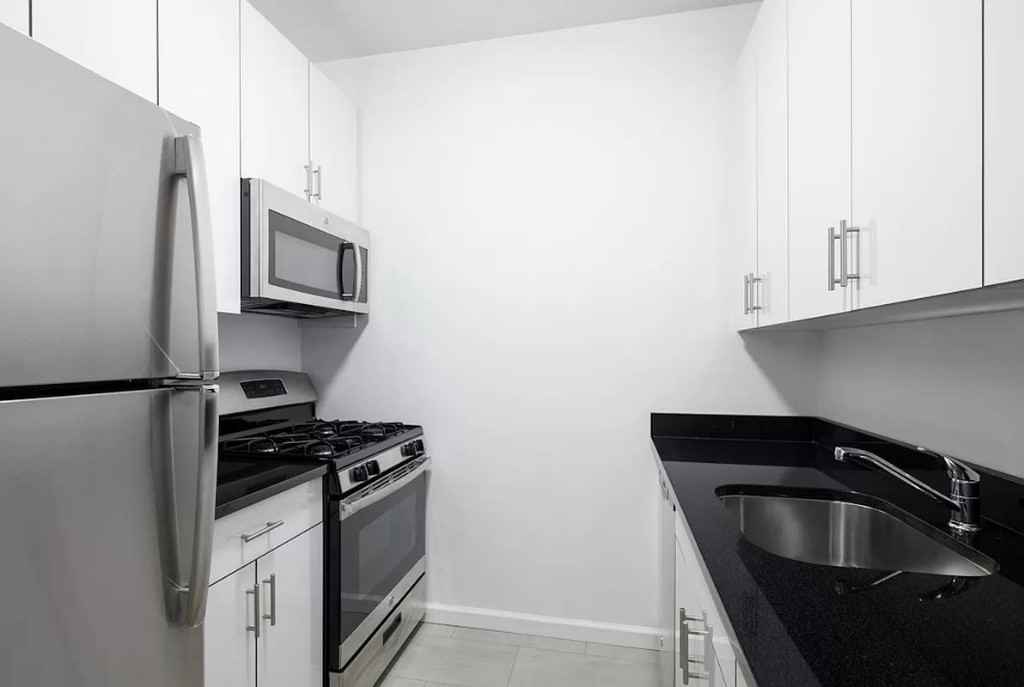 West St #14A - Photo 3 of 8