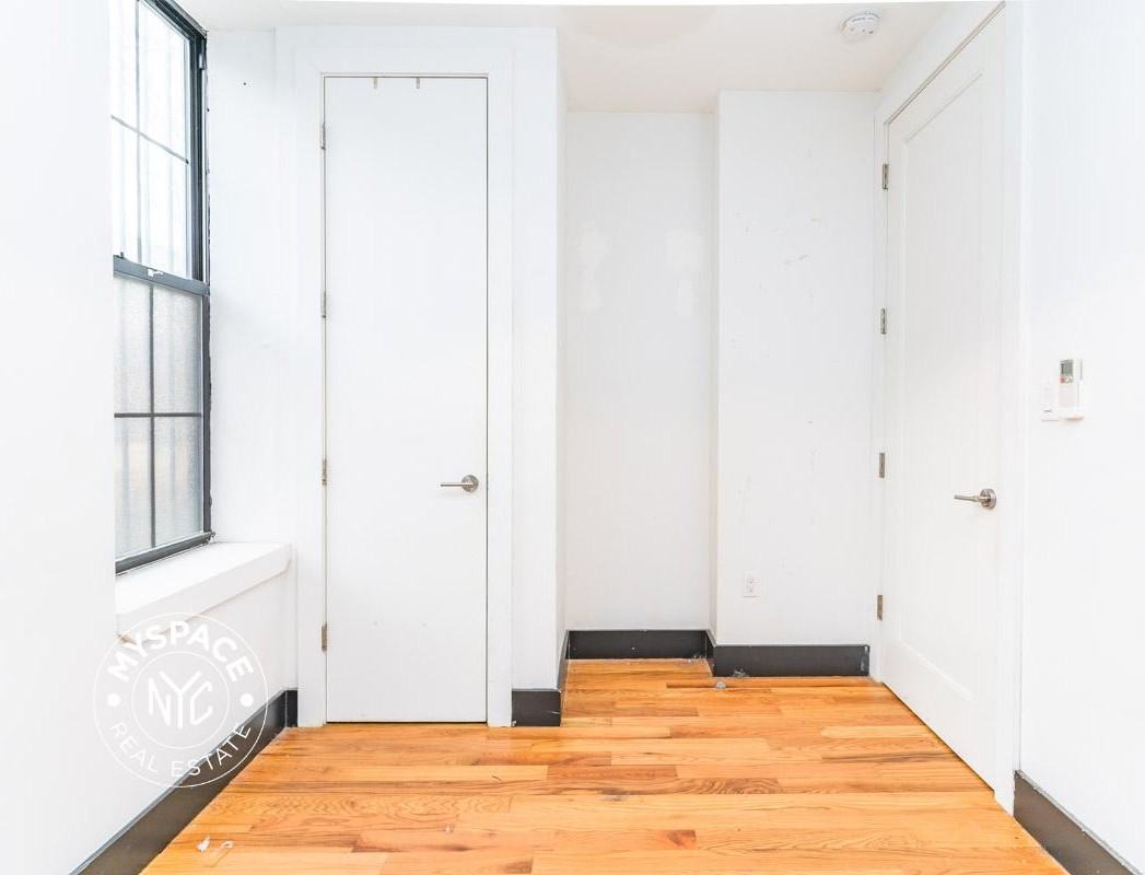 277 Irving Ave #2F - Photo 5 of 7