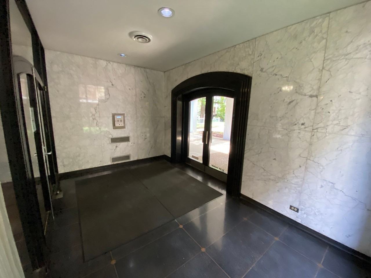 1616 HINMAN - Photo 4 of 6