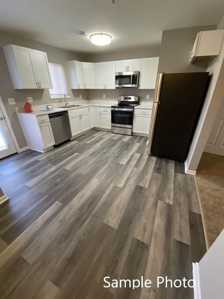 Bristol Cove Apartments LLC - Photo 4 of 42
