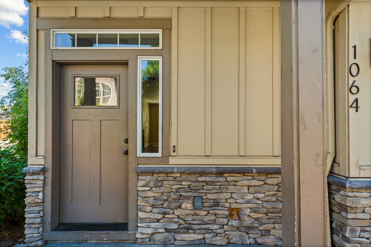 1064 Se Leonel Ln - Photo 5 of 46