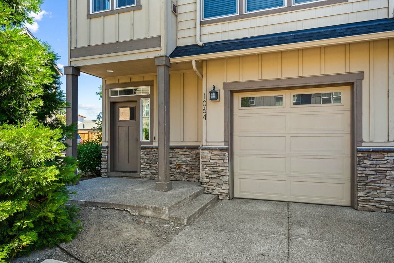 1064 Se Leonel Ln - Photo 6 of 46