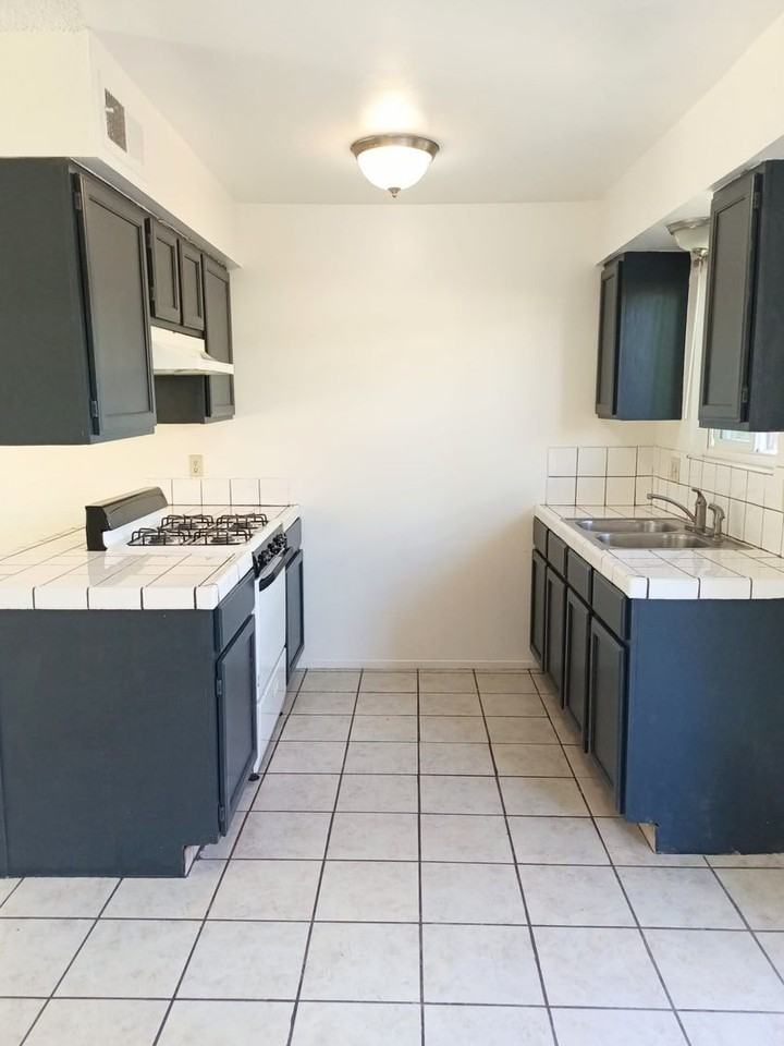 2750 W. James Avenue - Photo 3 of 7