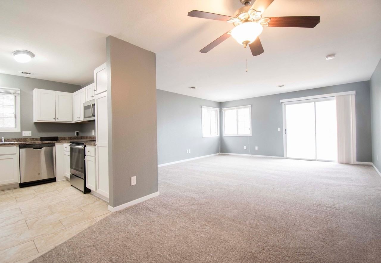 Lancaster Park Townhomes - Photo 4 of 40