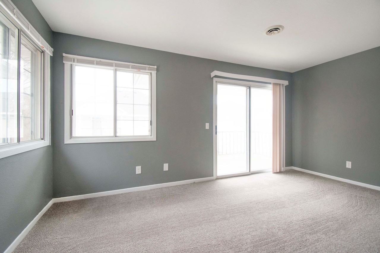 Lancaster Park Townhomes - Photo 5 of 40