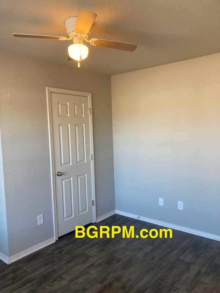 2430 Canterbury Ln - Photo 4 of 16