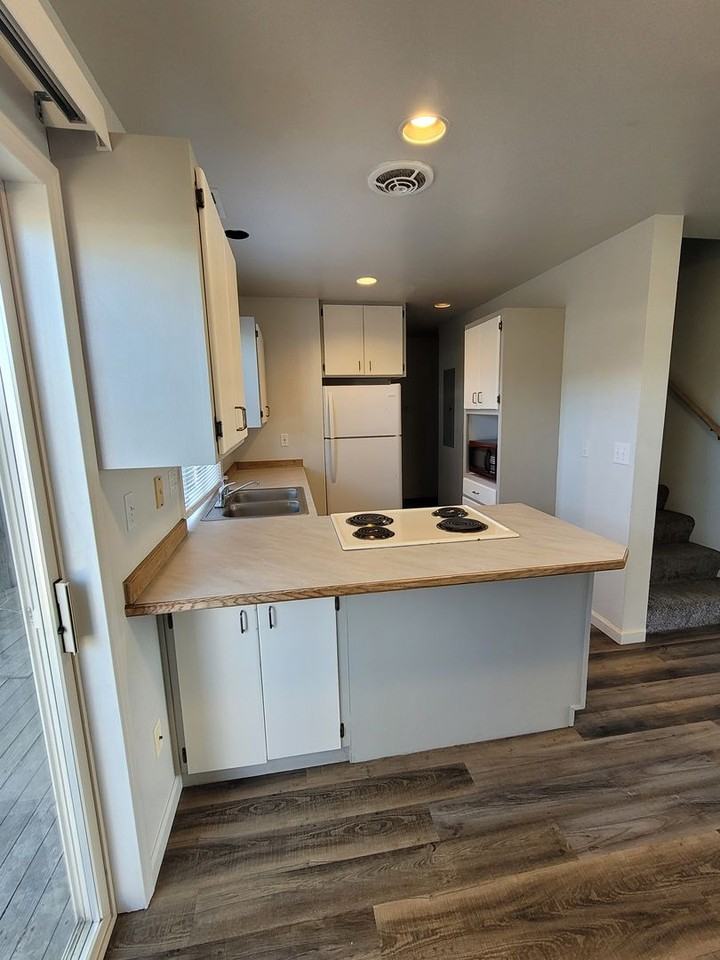 803 S C St - Photo 2 of 16