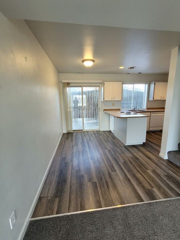 803 S C St - Photo 3 of 16