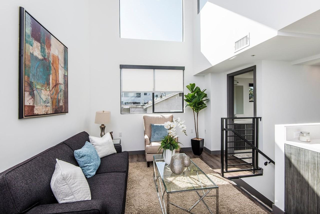 Come home to these New Modern Townhouse in Hollywood! - Photo 4 of 13