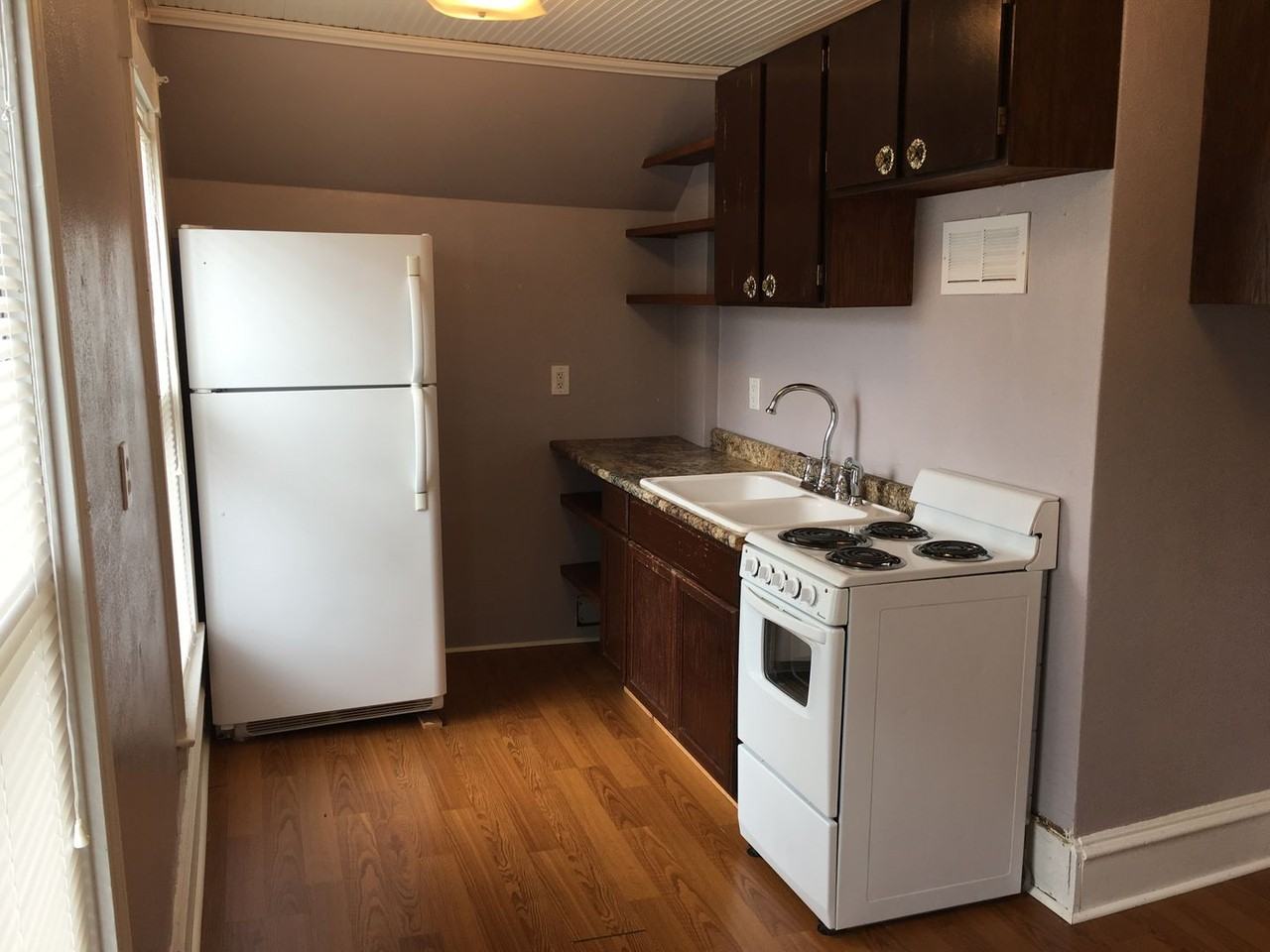 919 Bemidji Ave N - Photo 3 of 9