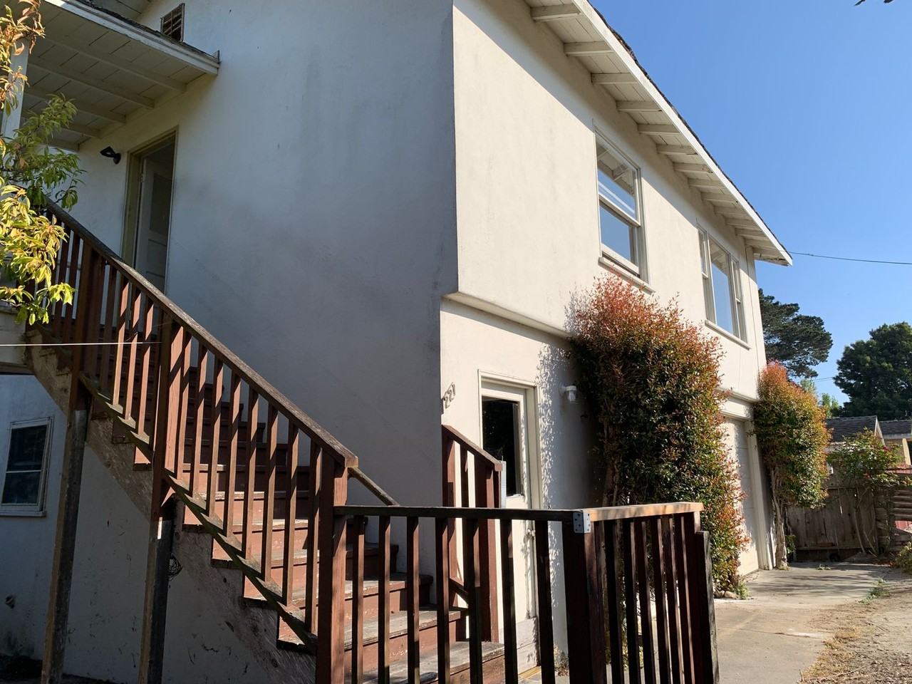 221 Anita St - Photo 2 of 16