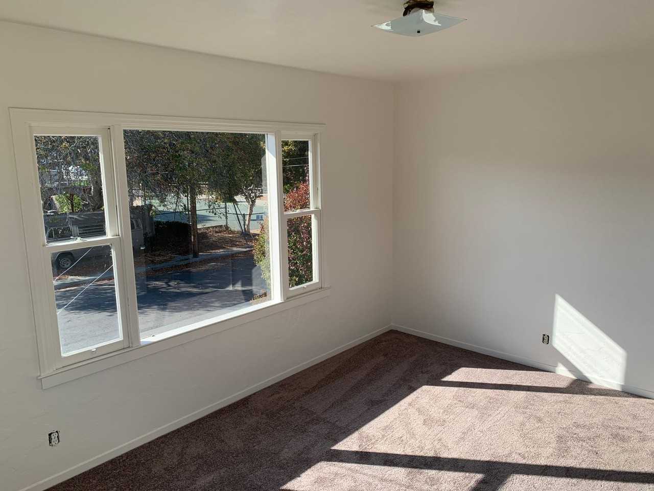 221 Anita St - Photo 5 of 16