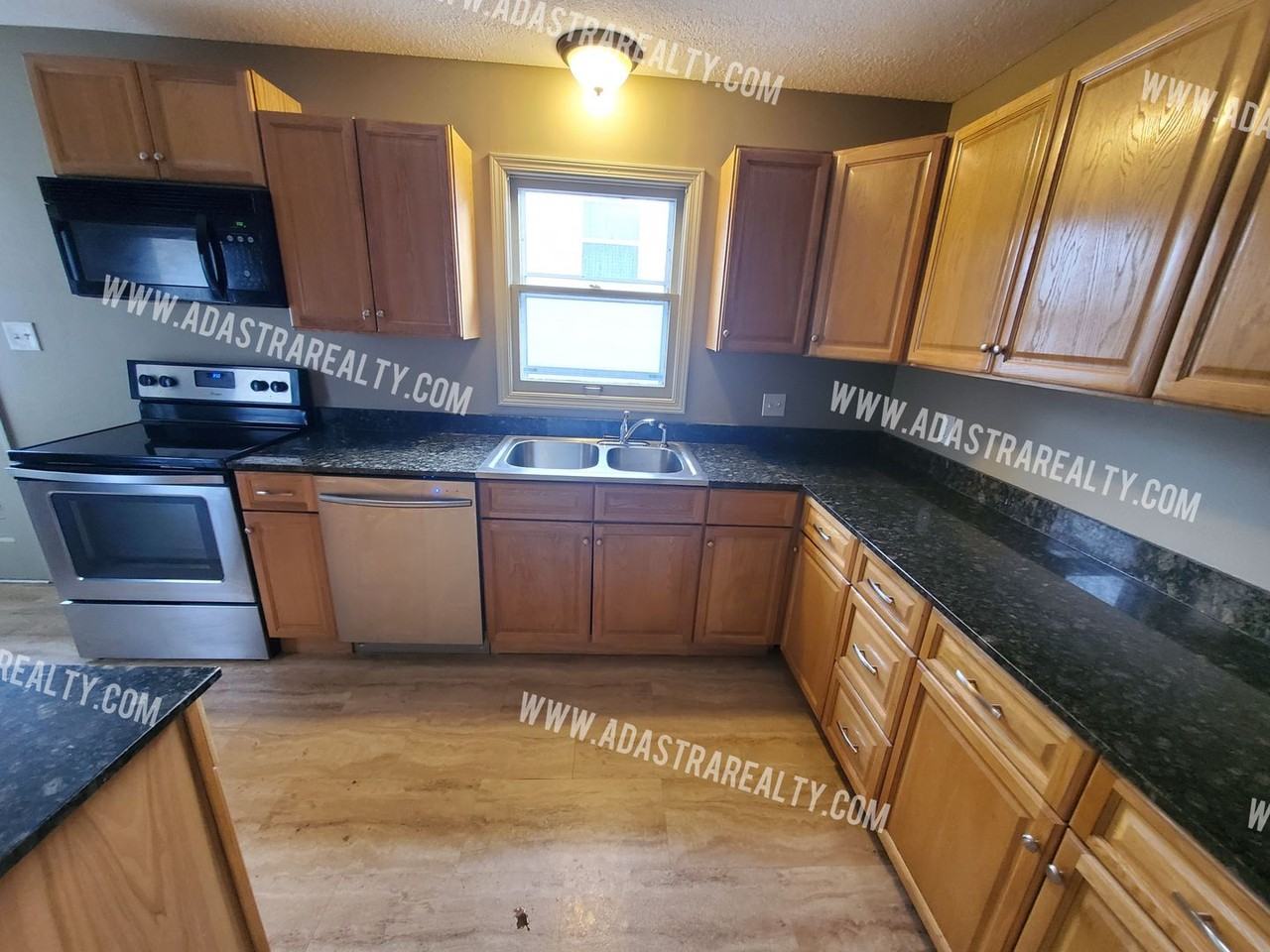 8418 Grandview Ln - Photo 3 of 10