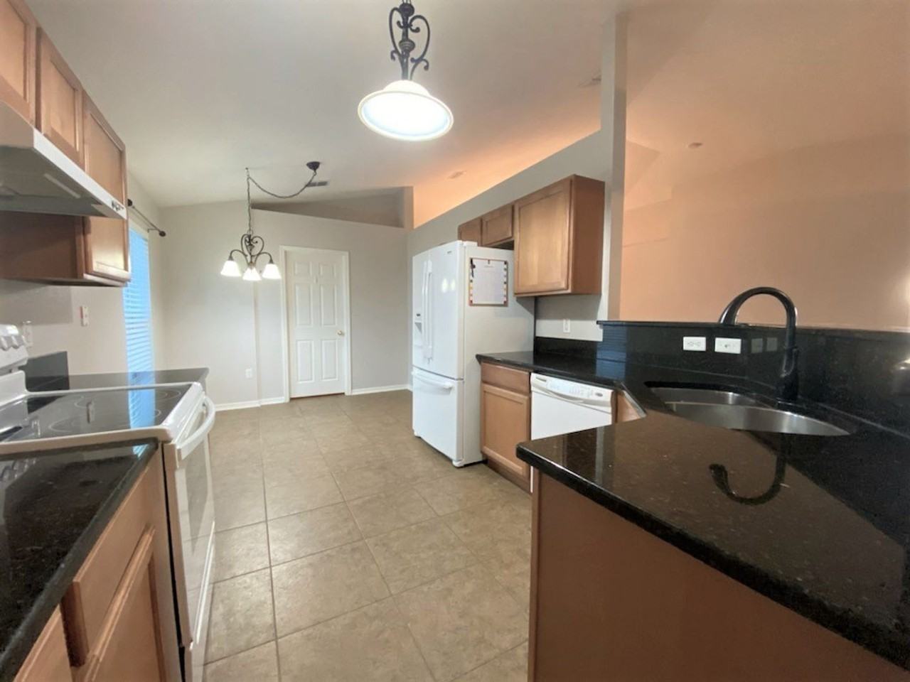 3905 Sunset Cove Dr - Photo 4 of 15