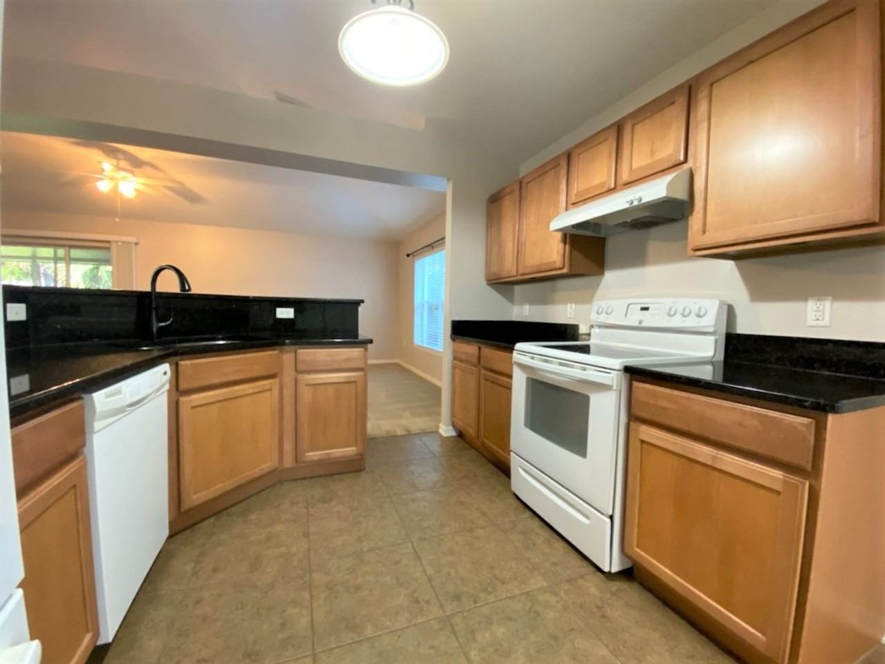 3905 Sunset Cove Dr - Photo 6 of 15