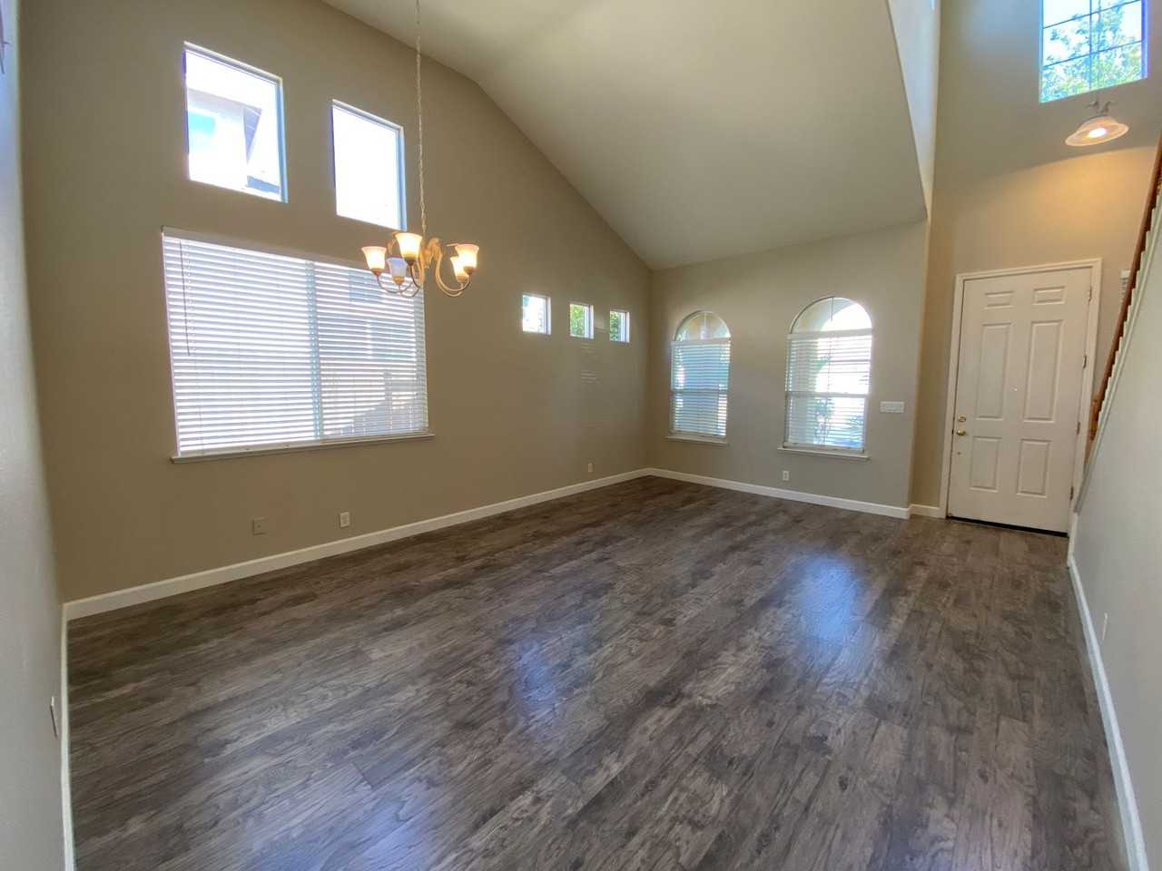 1930 Malachite Way - Photo 2 of 26