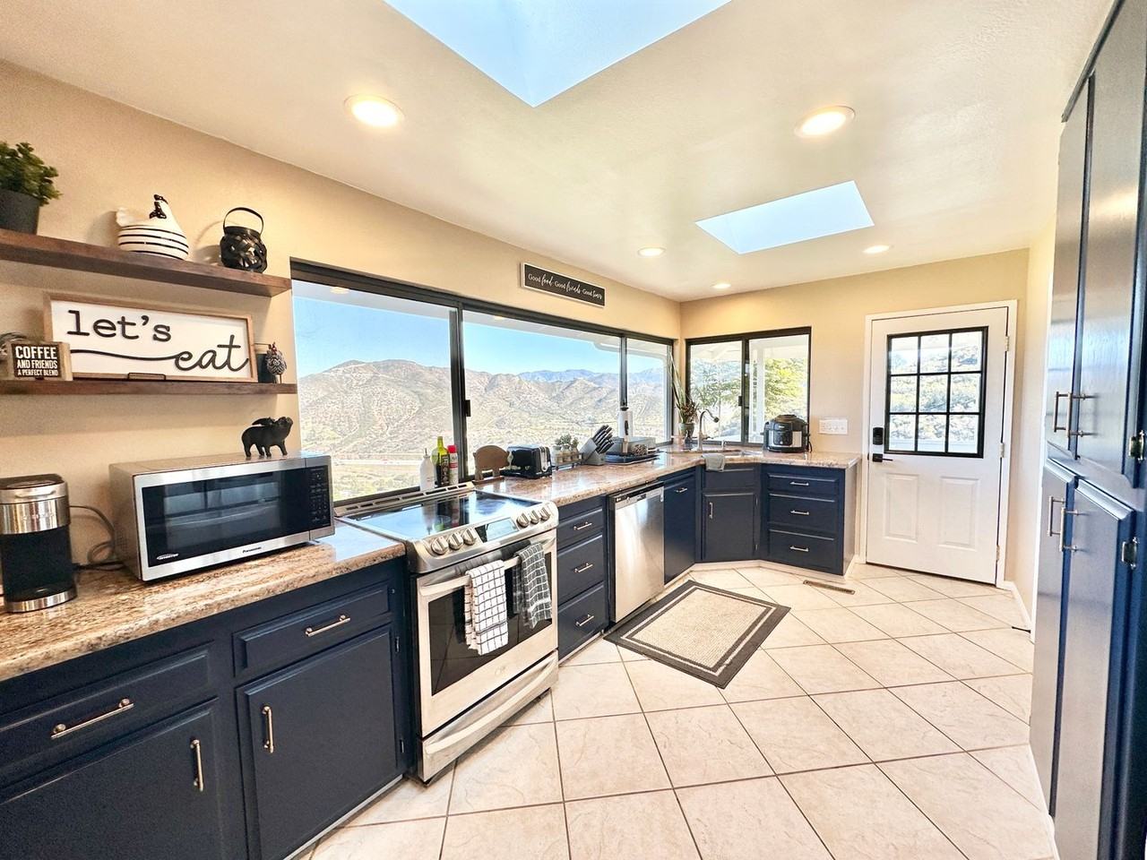 2160 Puerto Del Mundo - Photo 2 of 38