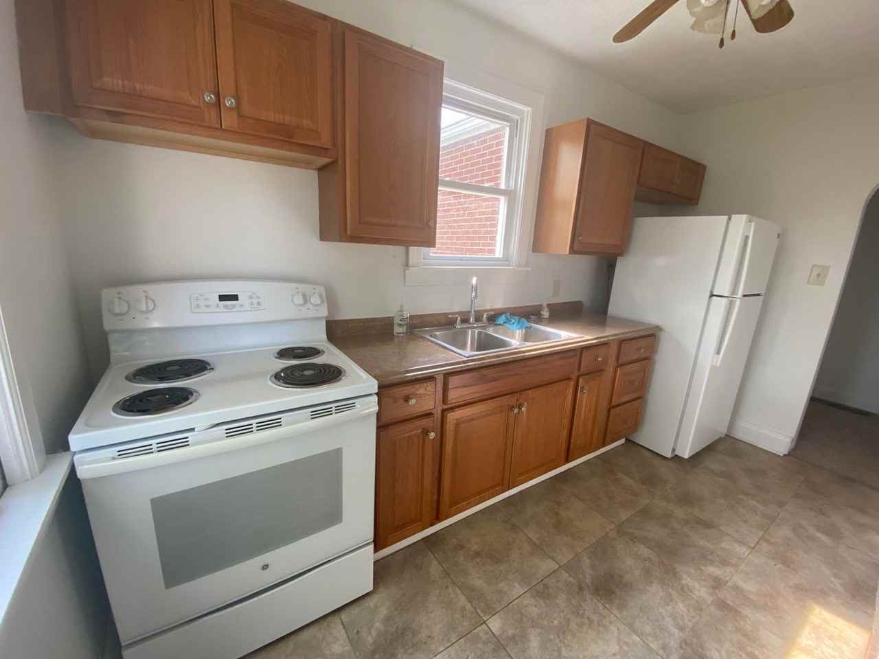 8290 Southern Blvd - Photo 2 of 7