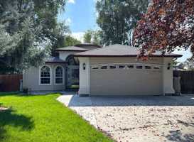 featured image of 4892 N Edenburgh Way