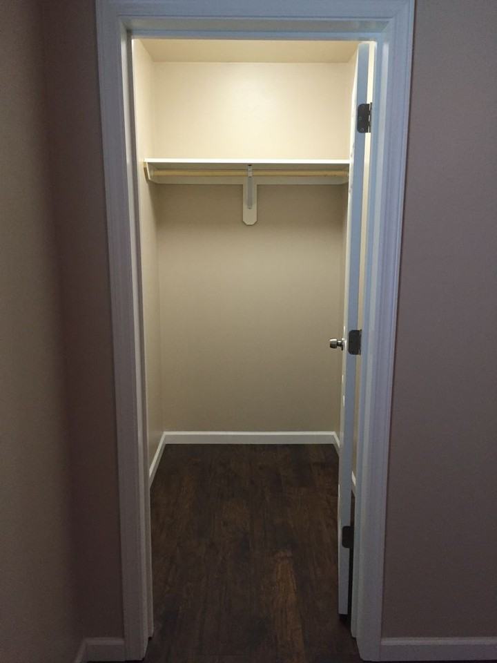 1394 D St - Photo 2 of 24
