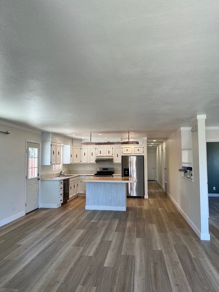 468 N N St - Photo 3 of 21