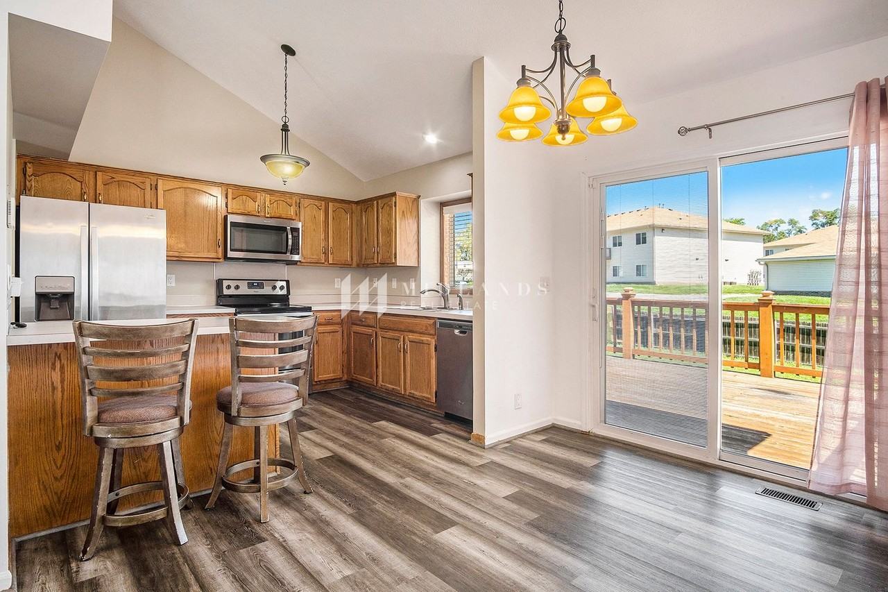 124 Cedar Cir - Photo 4 of 15
