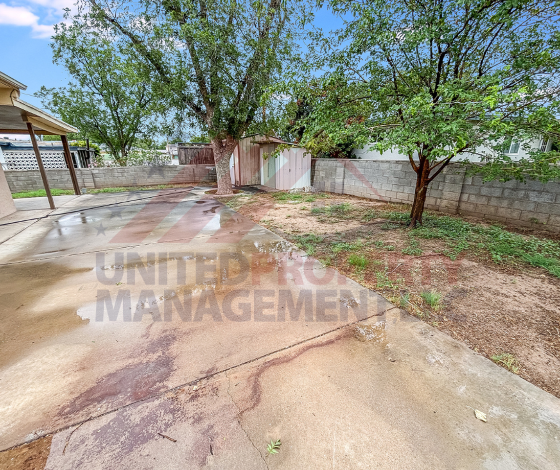 1113 Dearborn St - Photo 3 of 6