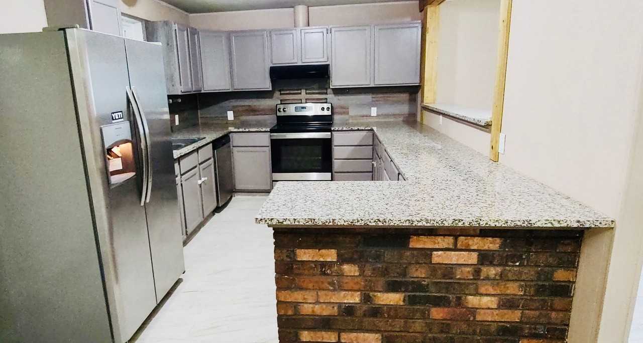 18322 Eldon St - Photo 2 of 17