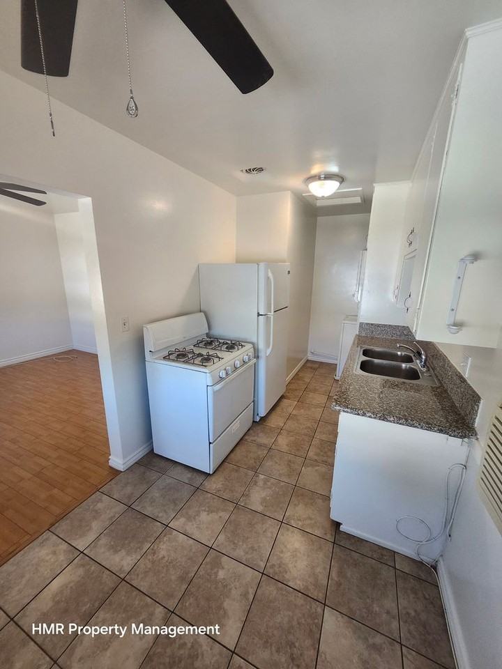 521 1/2 San Francisco Ave - Photo 2 of 26