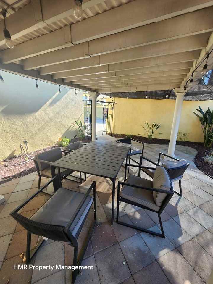 521 1/2 San Francisco Ave - Photo 5 of 26