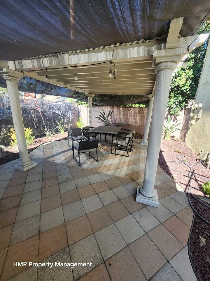 521 1/2 San Francisco Ave - Photo 7 of 26