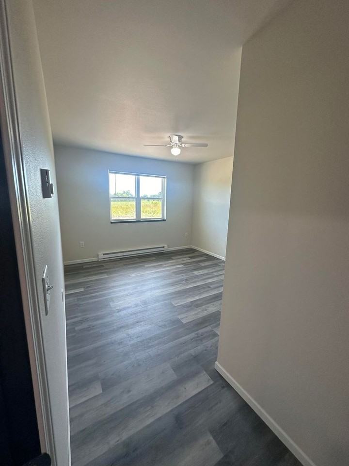 311 Brock Ave - Photo 3 of 12