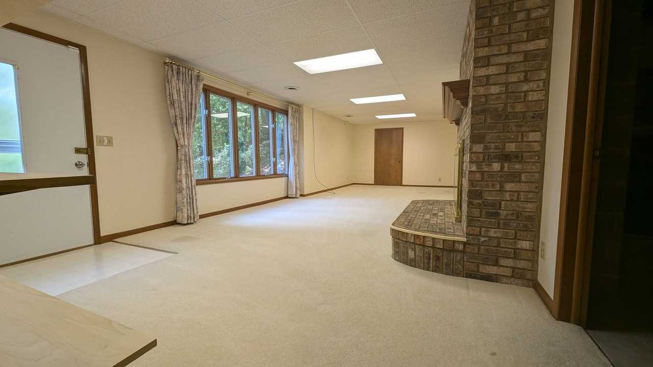 7907 W R Ave - Photo 3 of 28