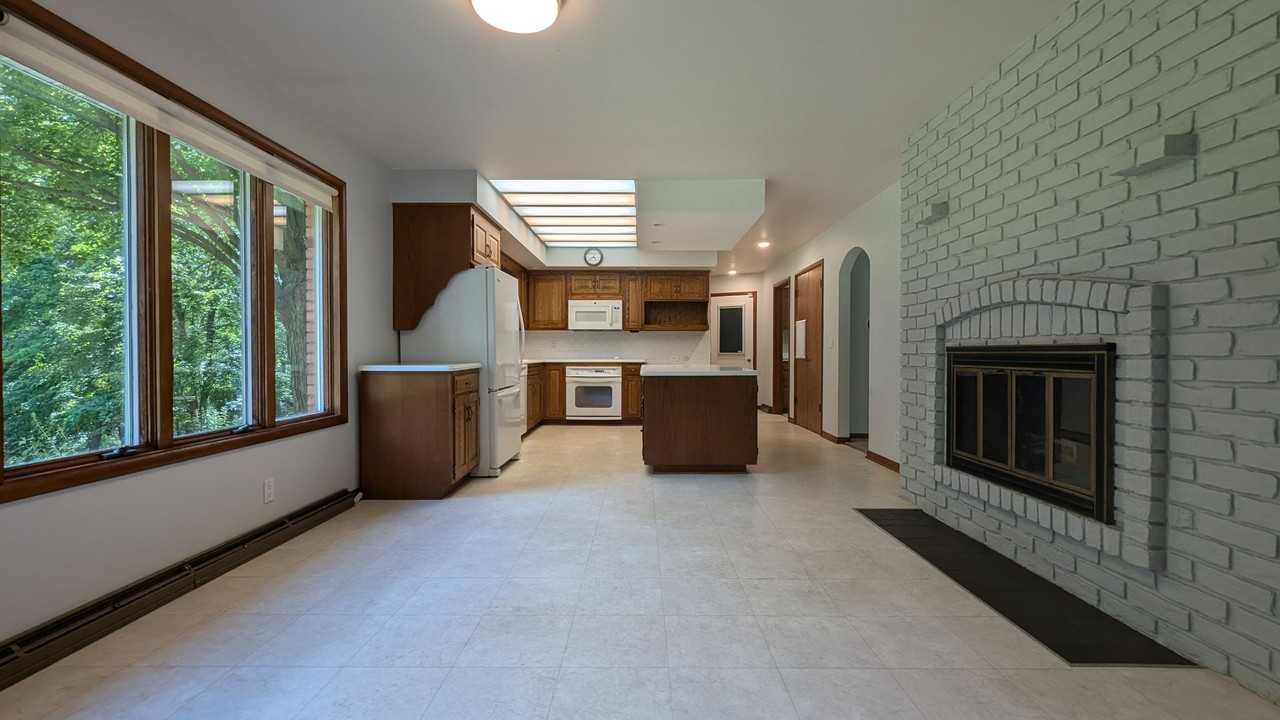 7907 W R Ave - Photo 4 of 28