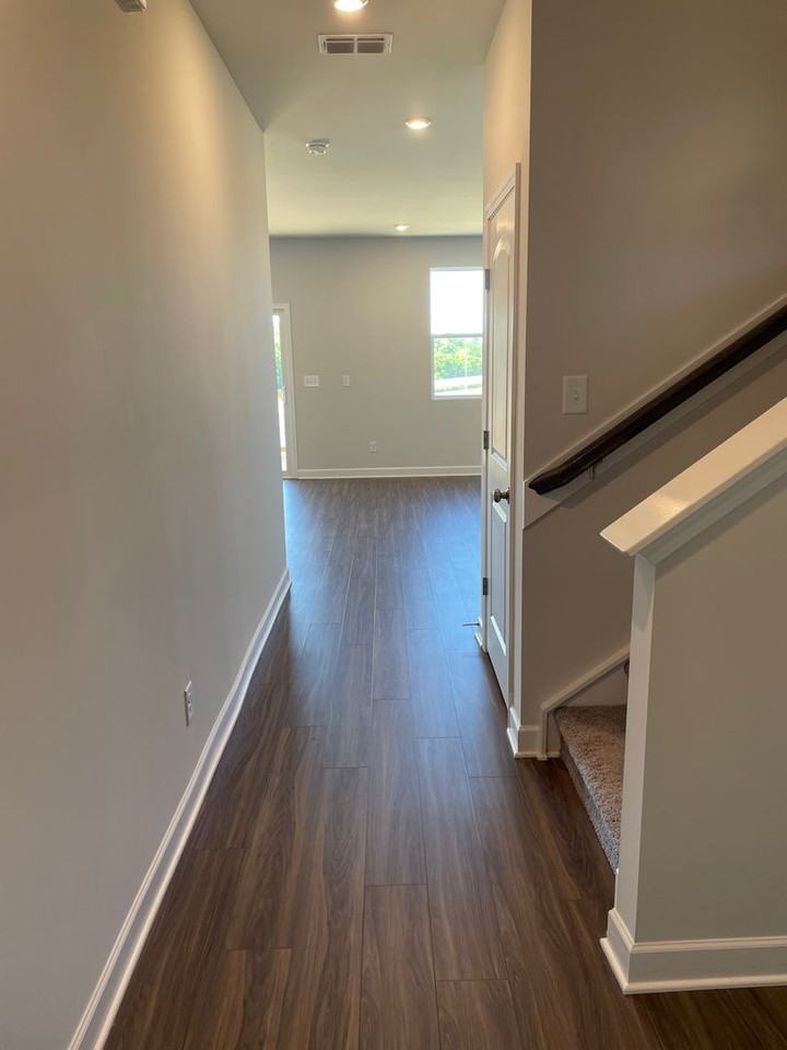 308 Bernhardt Blvd - Photo 2 of 21