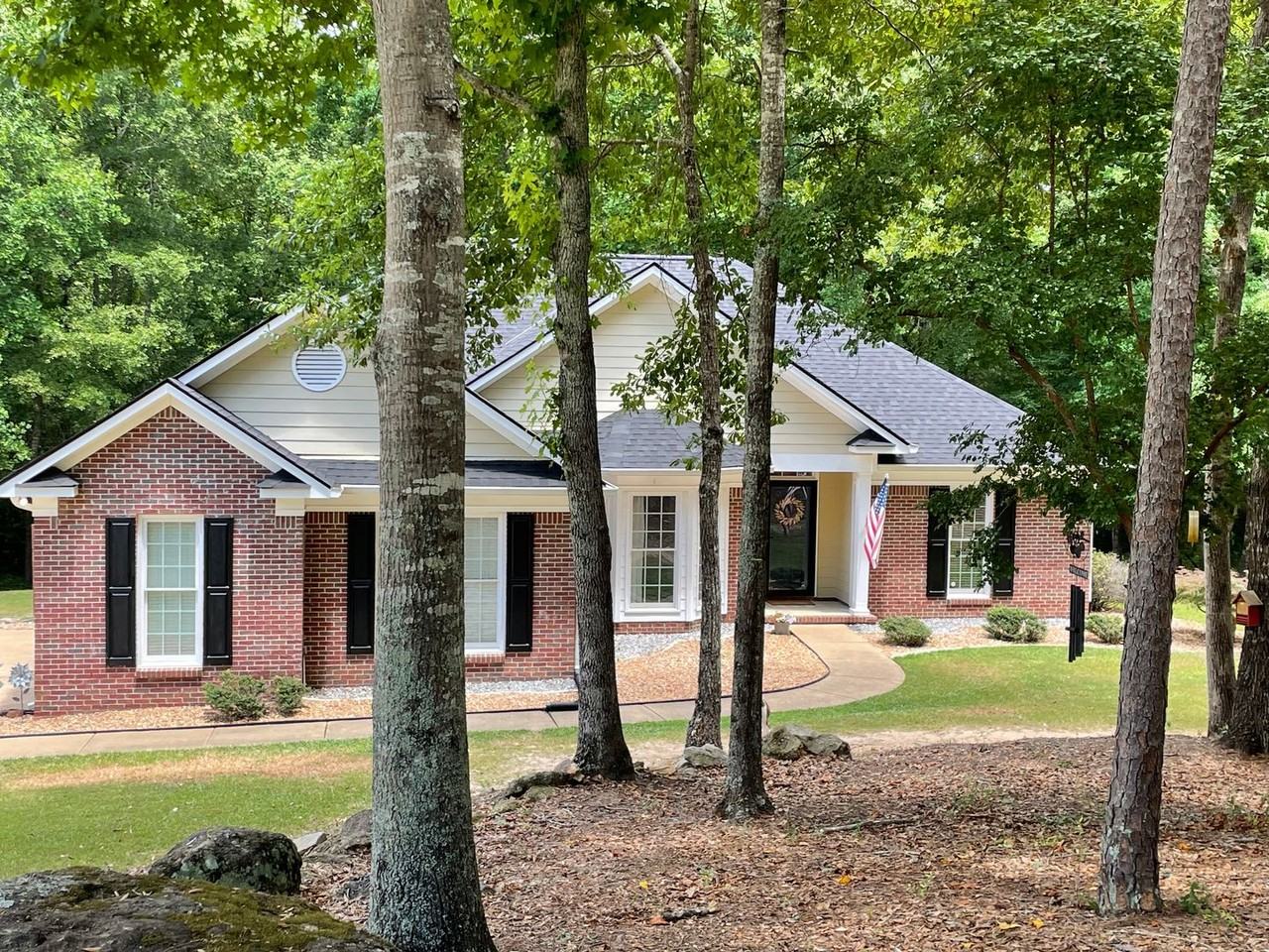 453 Saddlebrook Trl - Photo 2 of 21