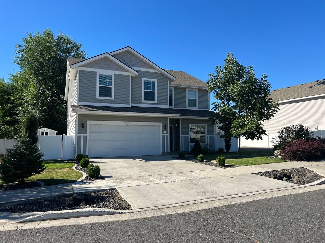 1511 W Tieton Ave - Photo 2 of 24