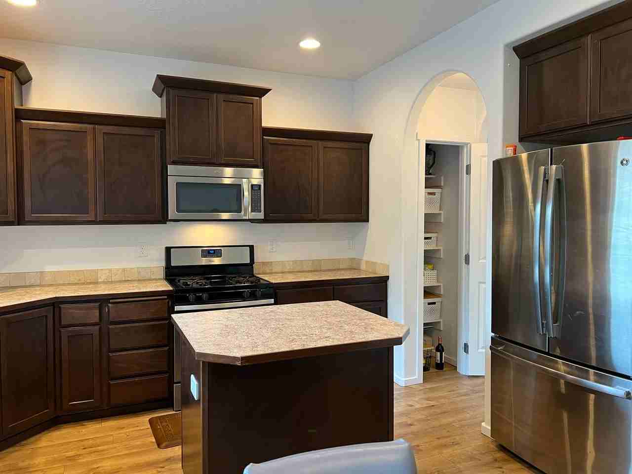 1511 W Tieton Ave - Photo 3 of 24