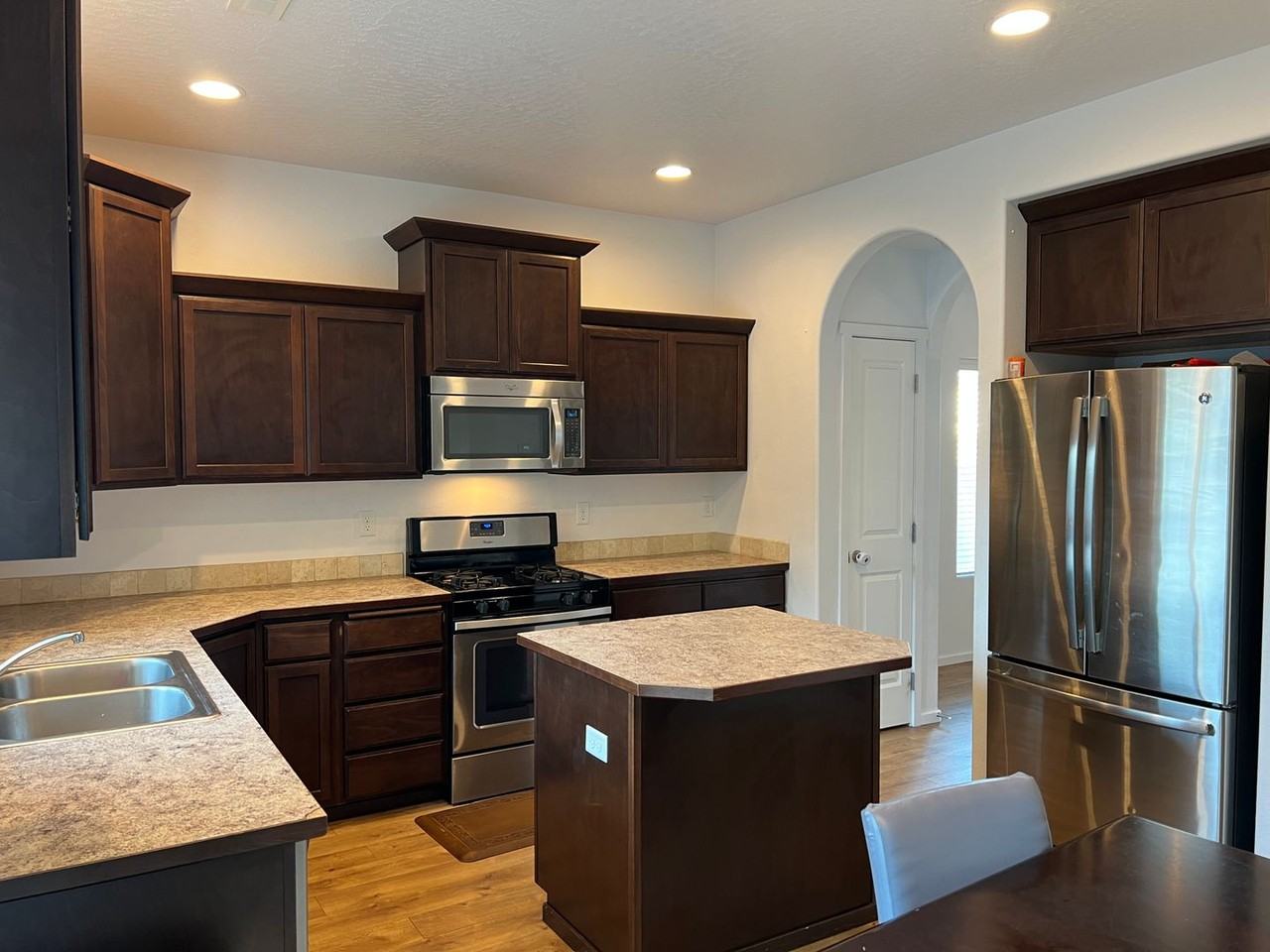 1511 W Tieton Ave - Photo 4 of 24
