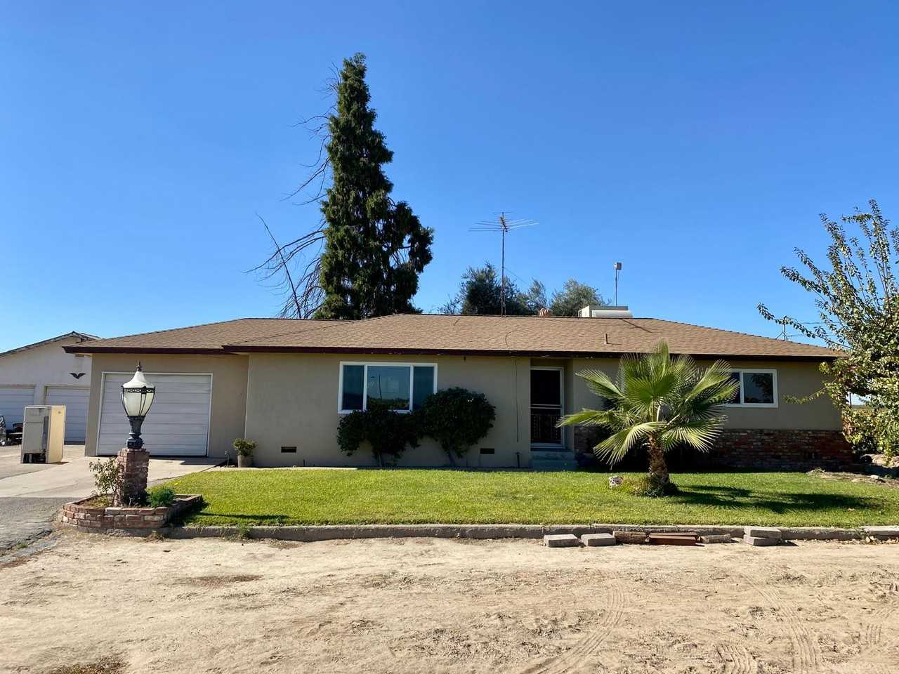 2765 N Rolinda Ave - Photo 2 of 15