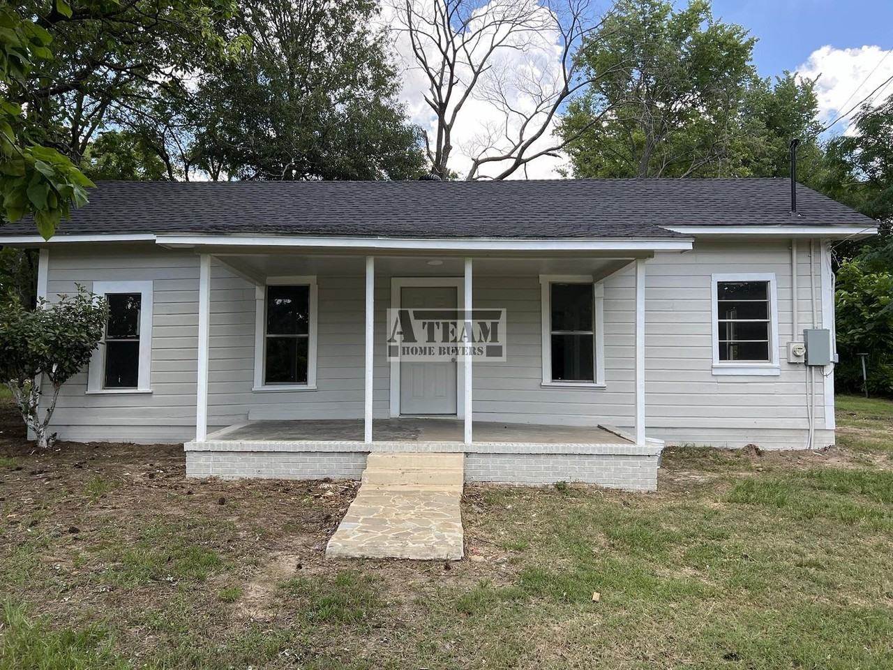 1016 W Royall Blvd - Photo 2 of 30