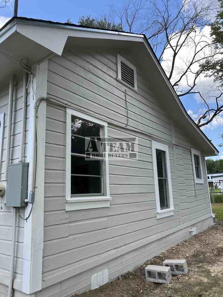 1016 W Royall Blvd - Photo 3 of 30