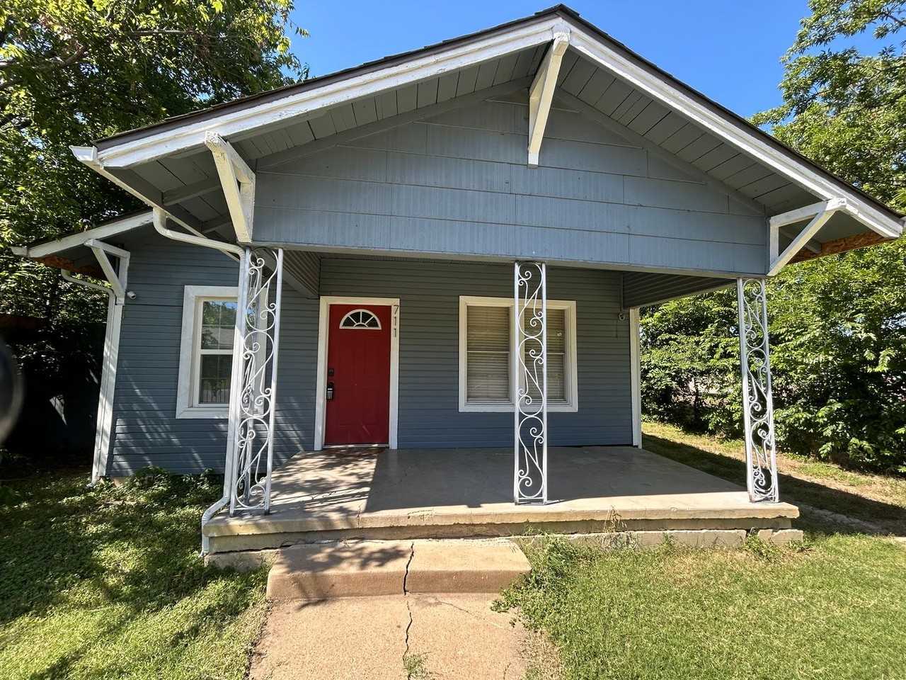 711 E Arlington Ave - Photo 3 of 36