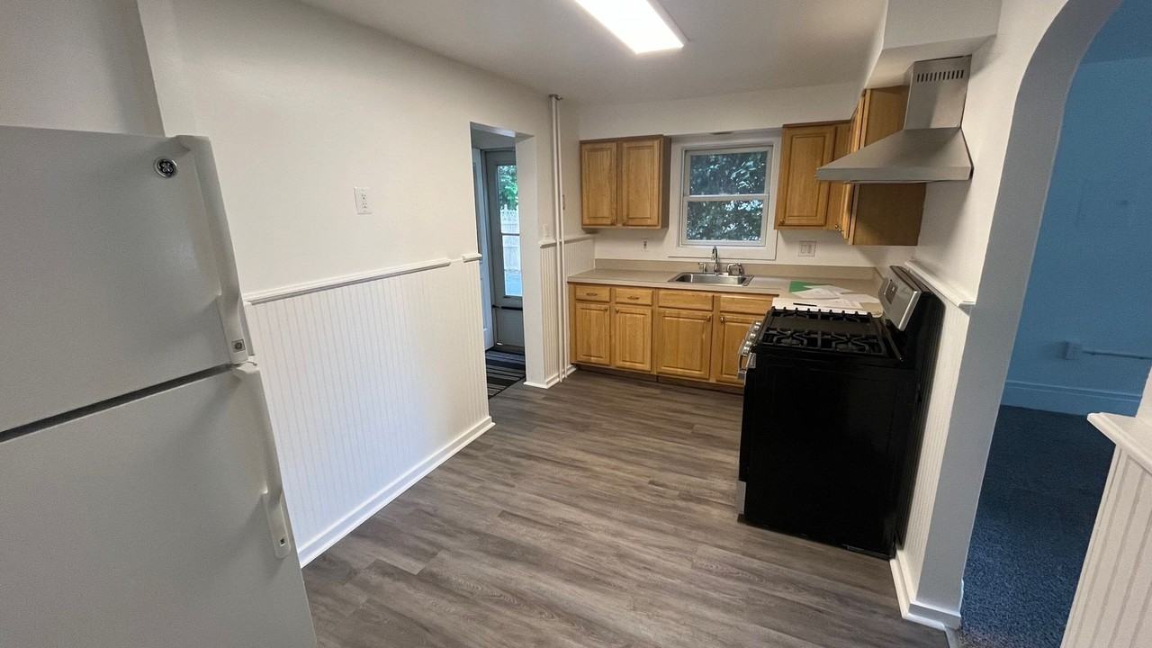 315 S Ocean Ave - Photo 3 of 14