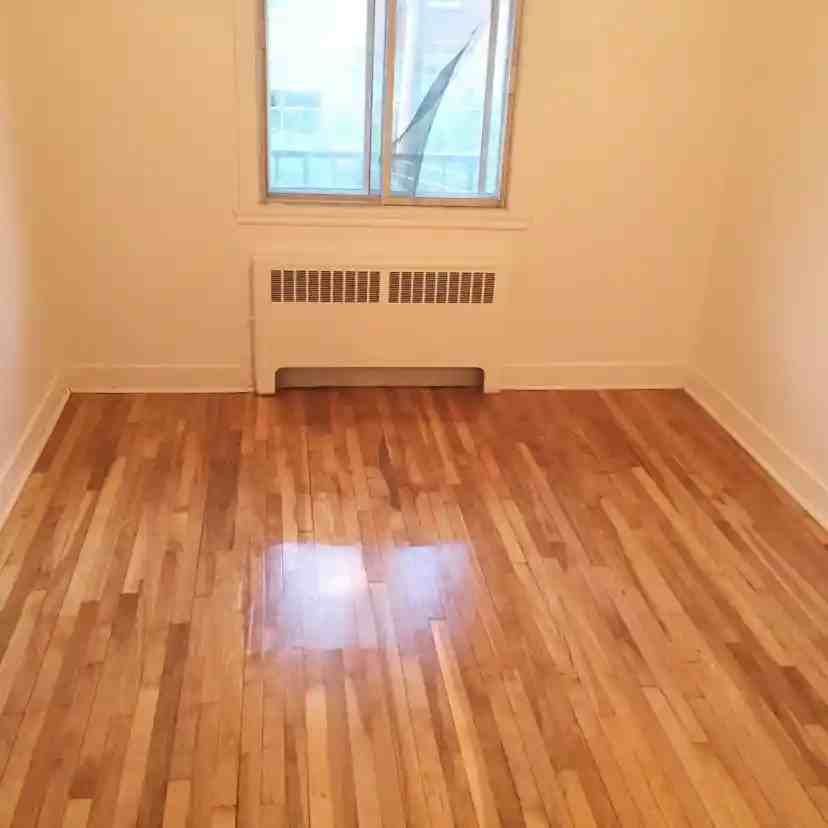 8625 Av Champagneur - Photo 2 of 7