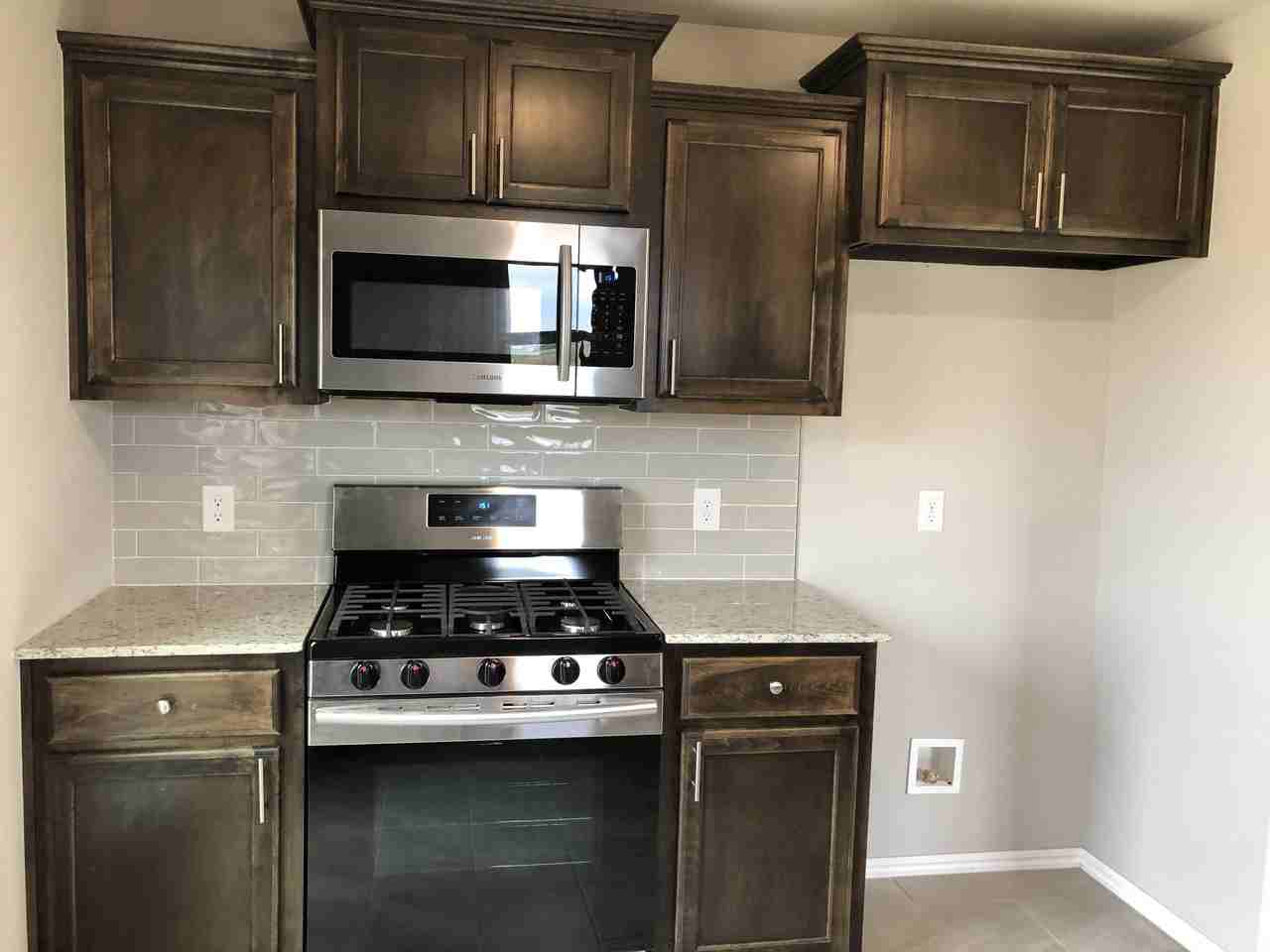 2704 Northwest 195th Street - Photo 4 of 31